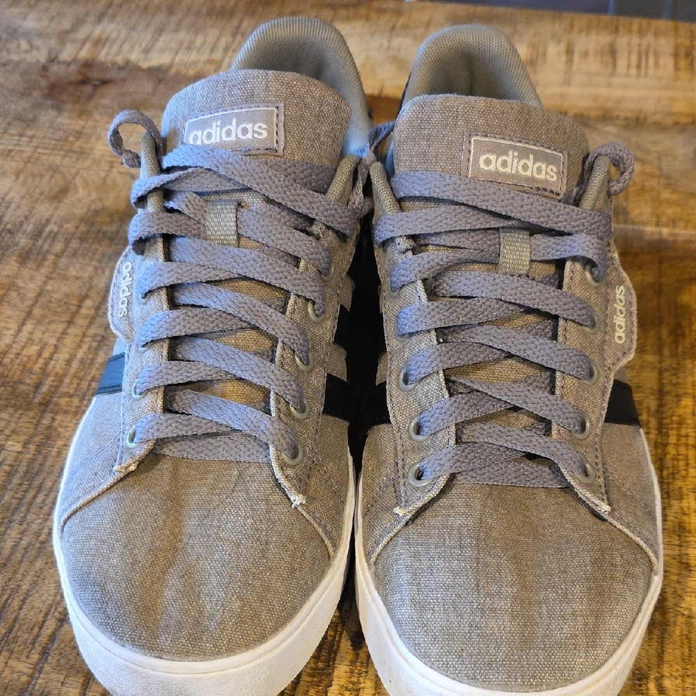 Adidas Classic Gray and Black Sneakers Size 8